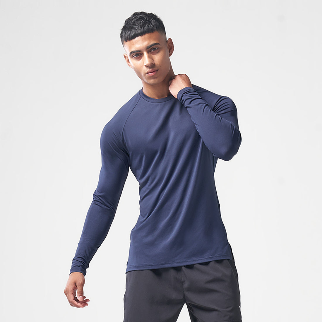 ESSENTIAL ULTRALIGHT FULL SLEEVES TEE - NAVY